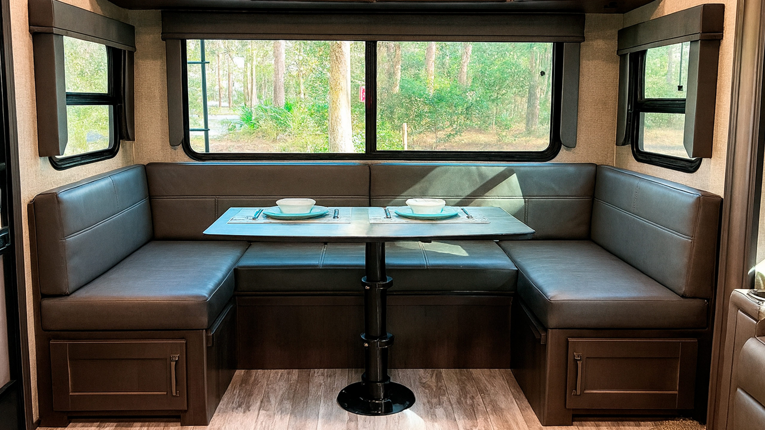 Caravans & Motorhomes